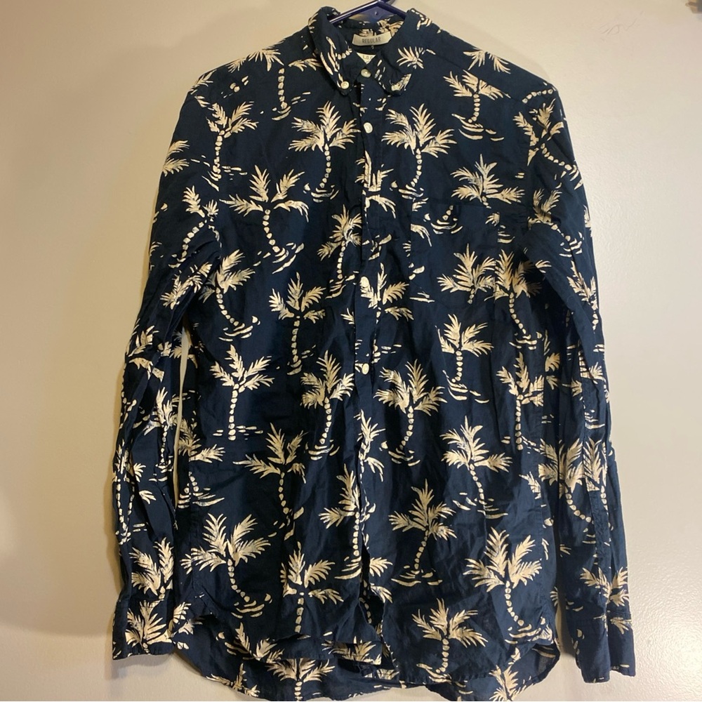 L.O.G.G. H & M Sz Small Casual Long Sleeve Button Up Palm Tree AOP shirt